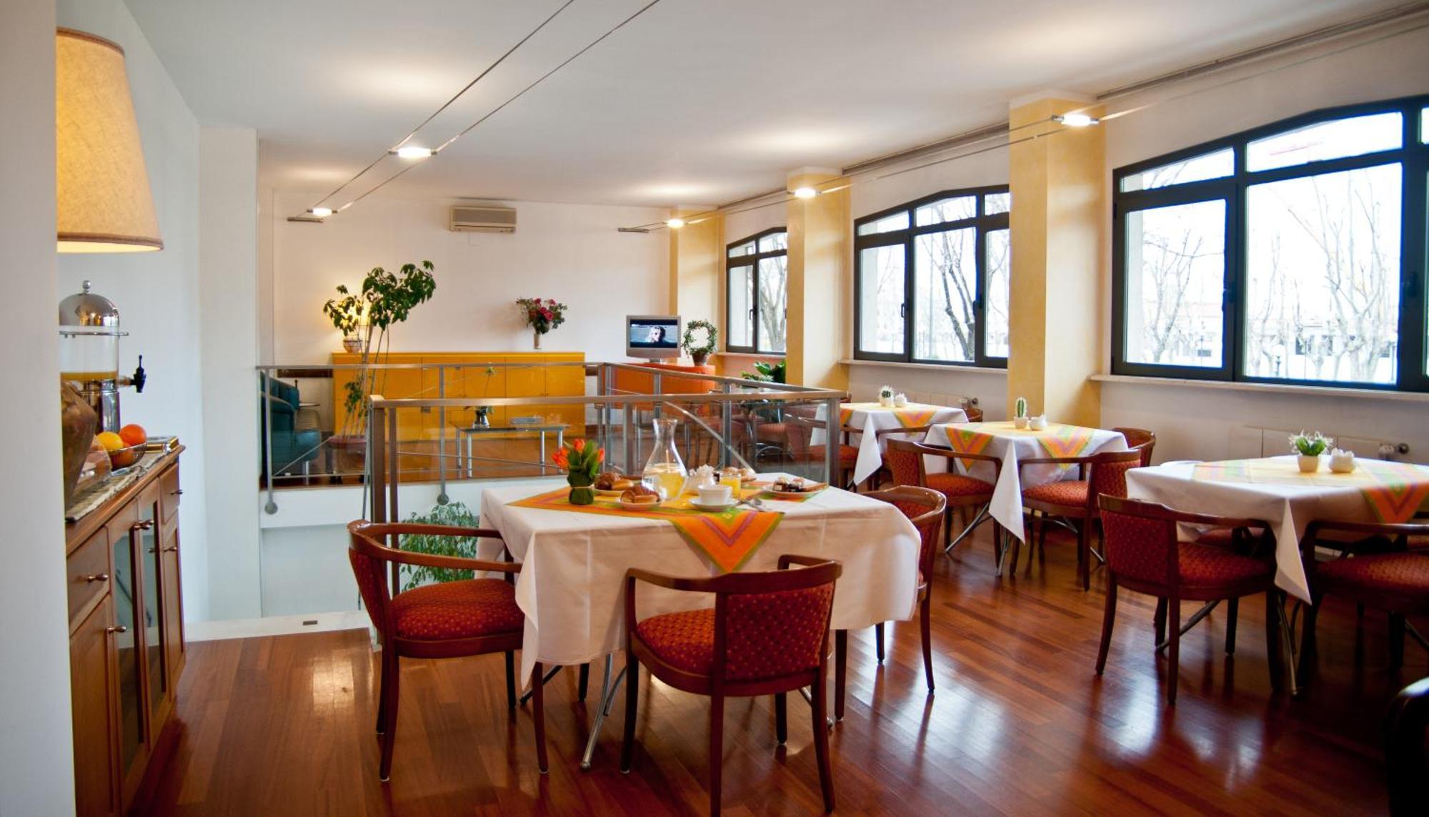 Hotel Boston 3*